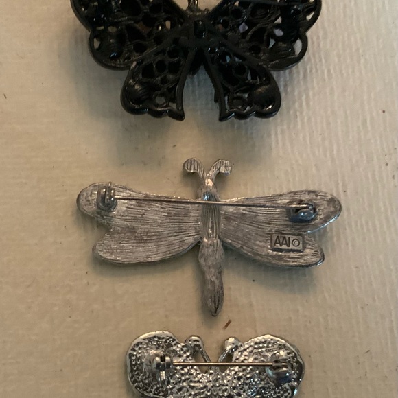 3 vintage 1980’s enamel brooches - Picture 10 of 11